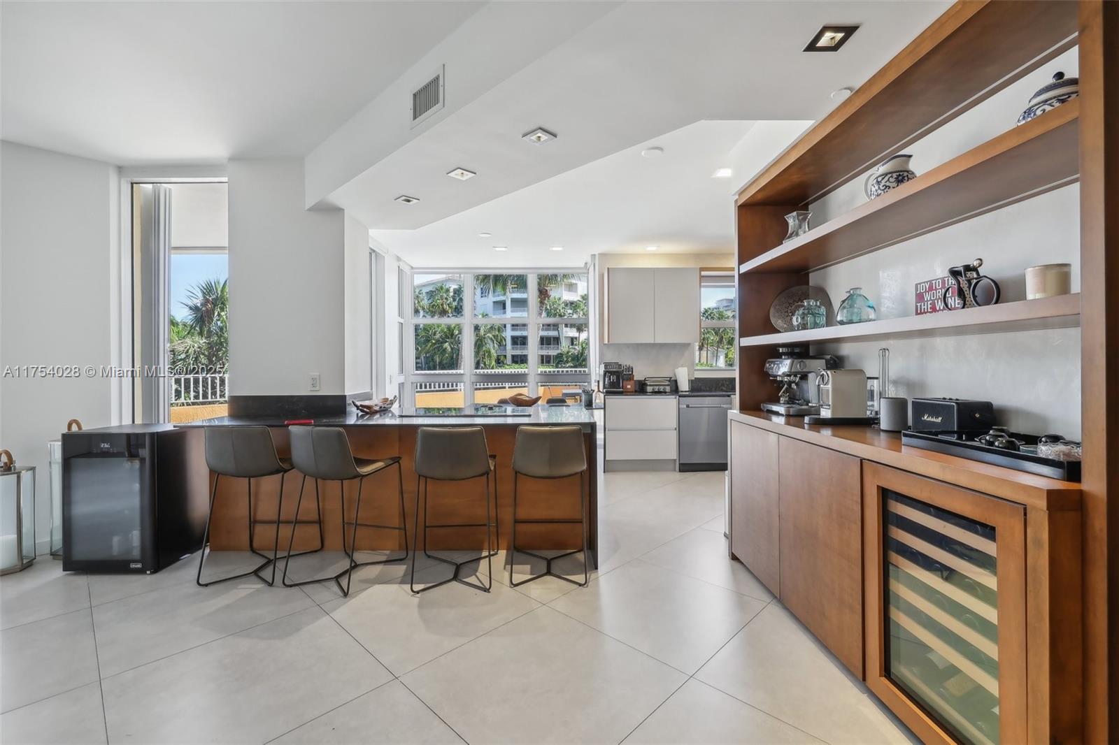 723 Crandon Blvd # 206