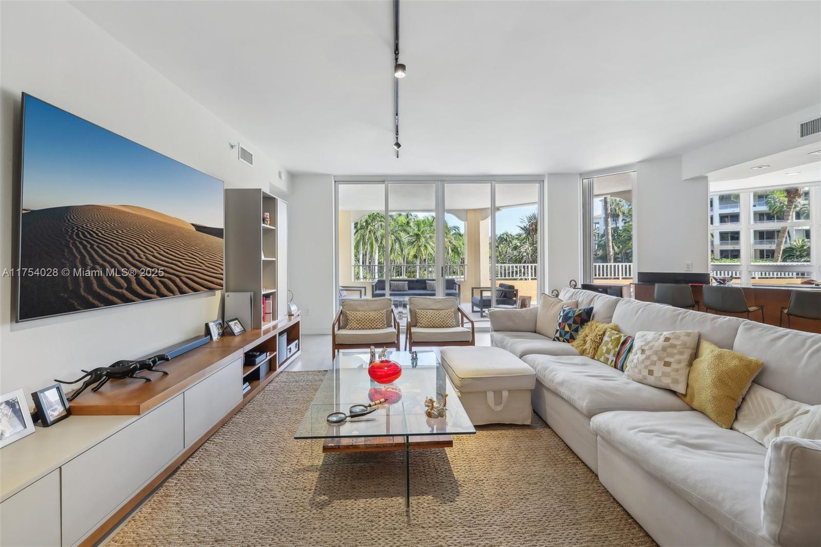 723 Crandon Blvd # 206