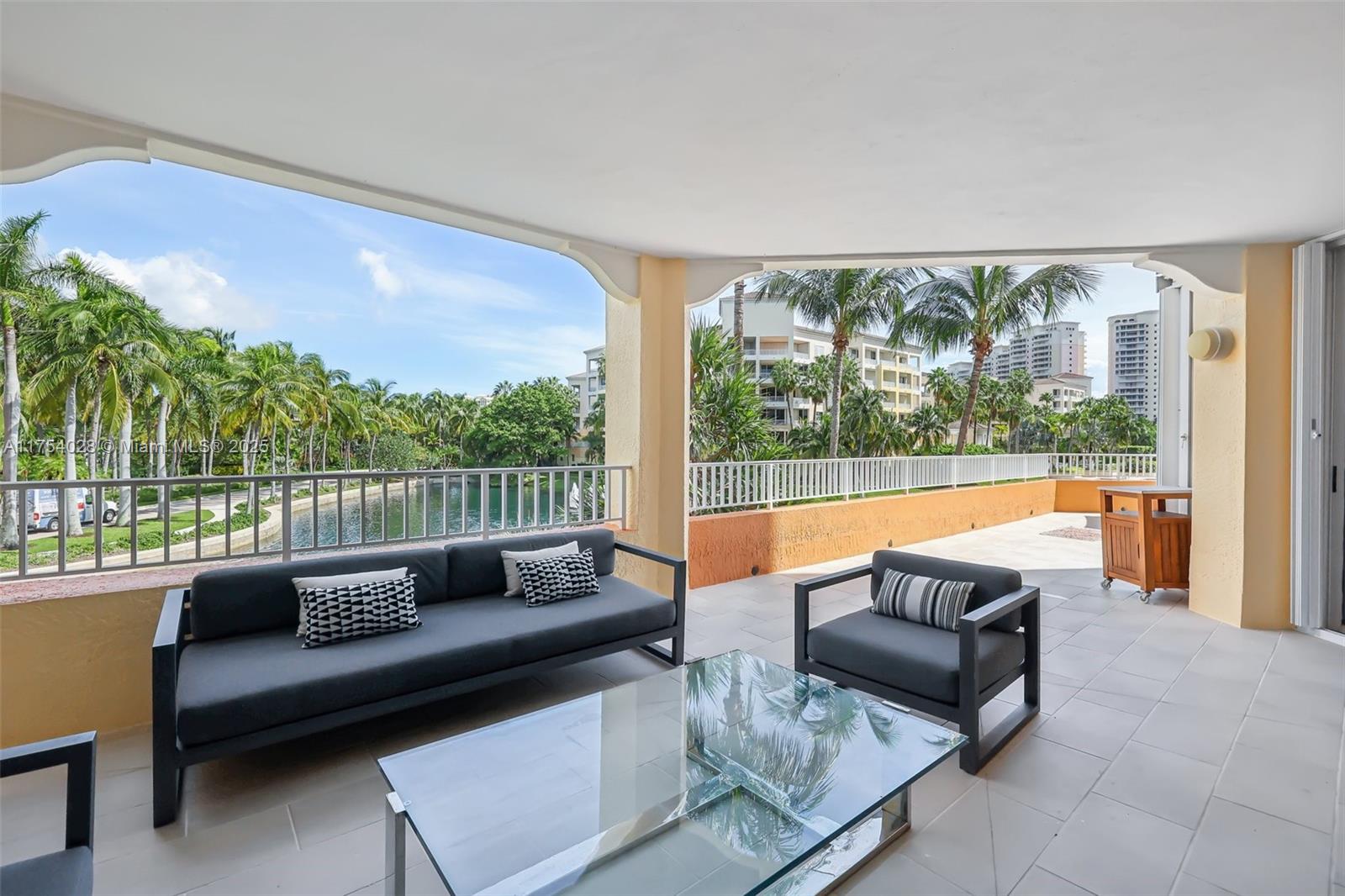 723 Crandon Blvd # 206