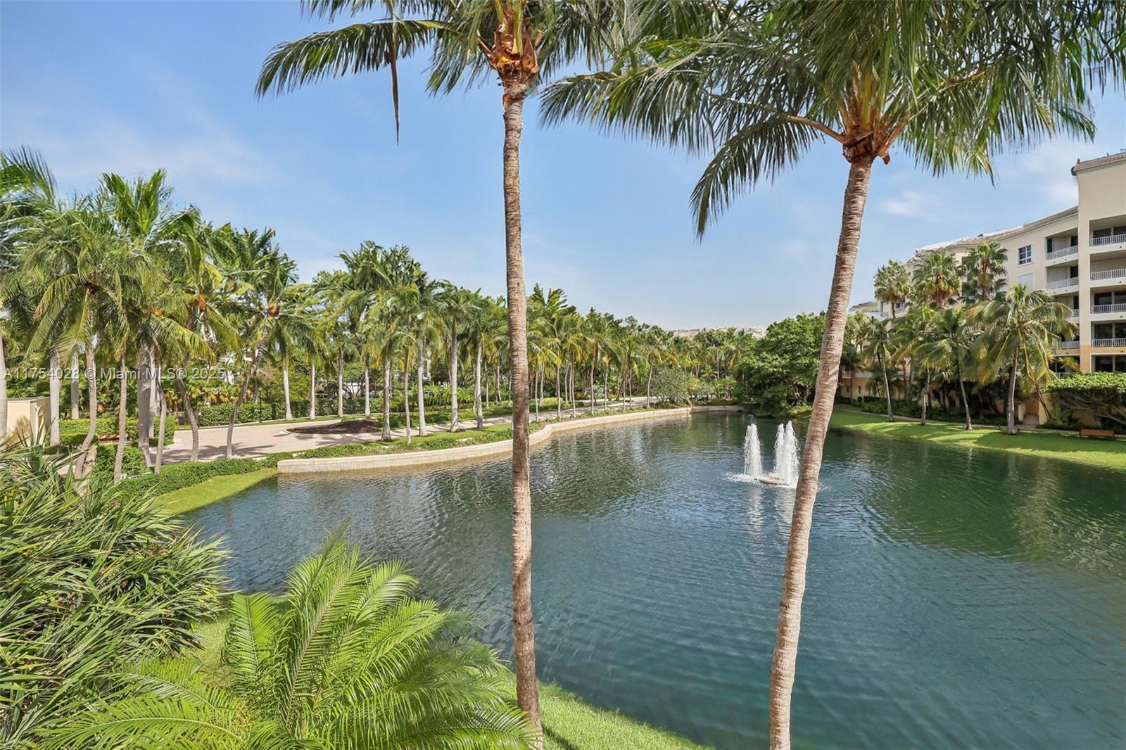 723 Crandon Blvd # 206