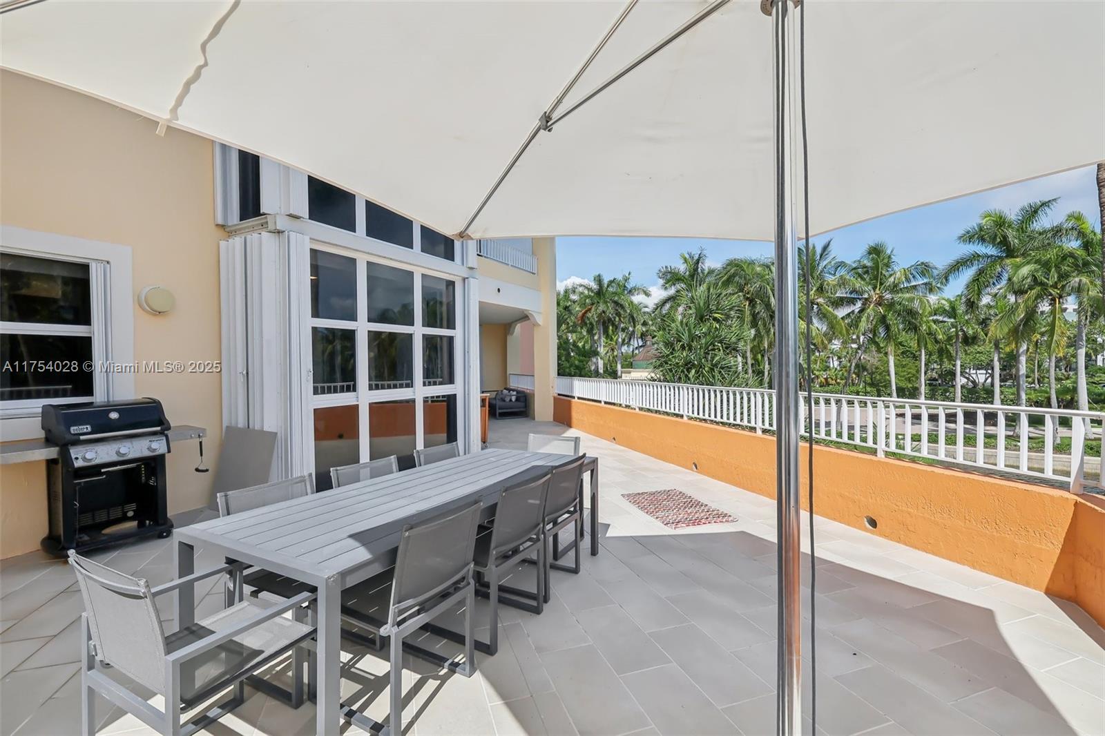 723 Crandon Blvd # 206