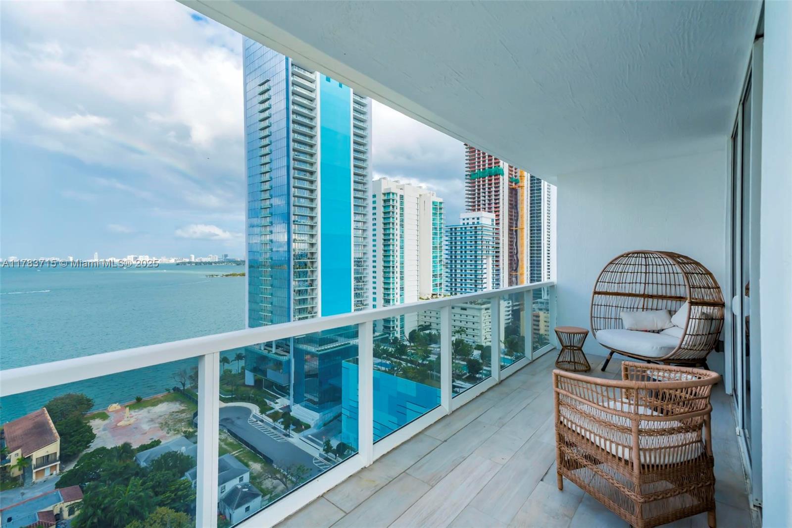 600 NE 27th St # 1901