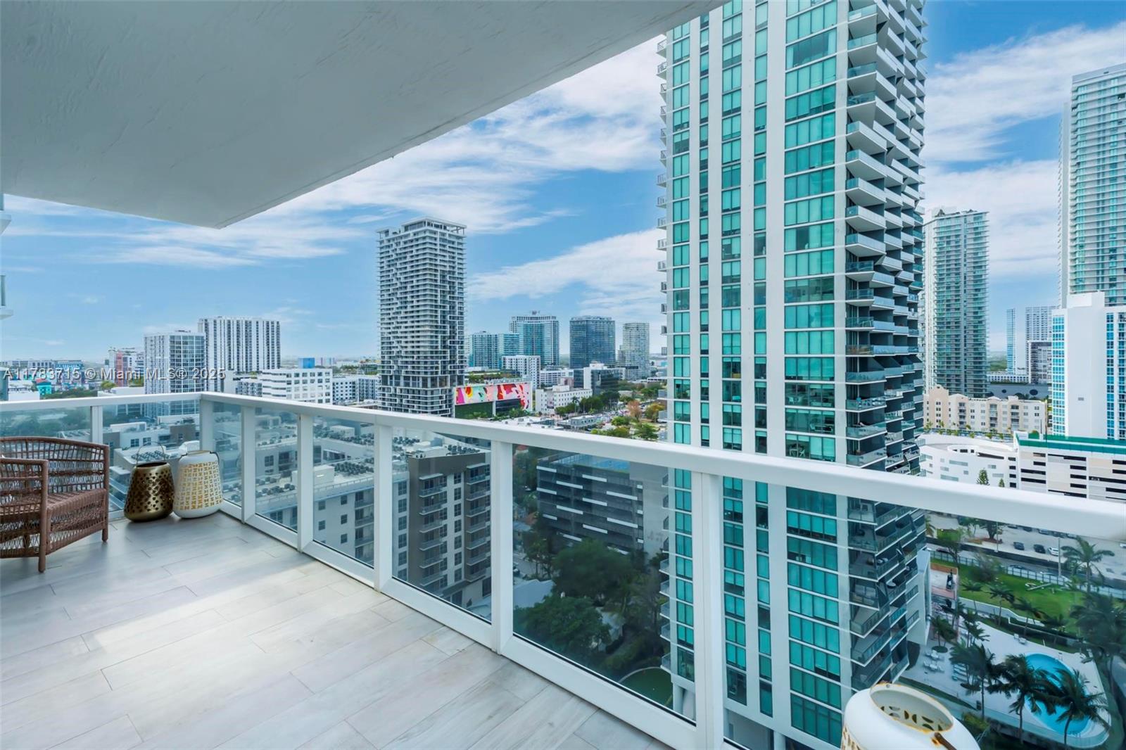 600 NE 27th St # 1901