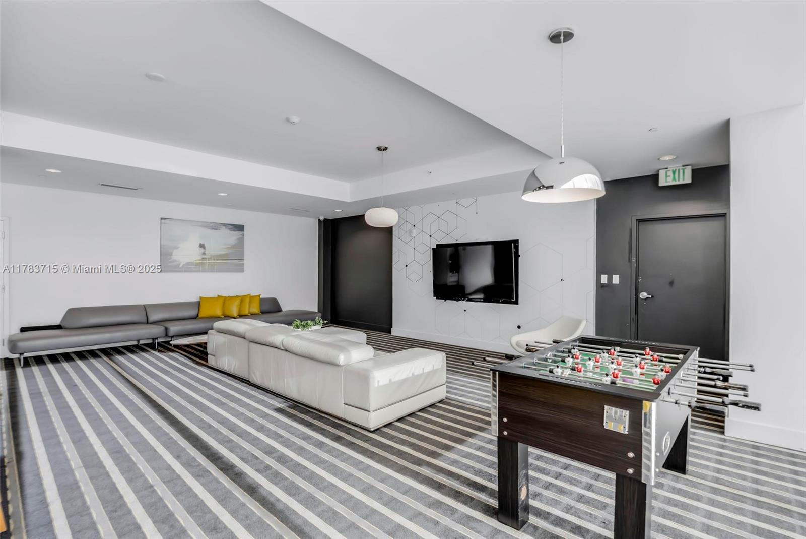 600 NE 27th St # 1901