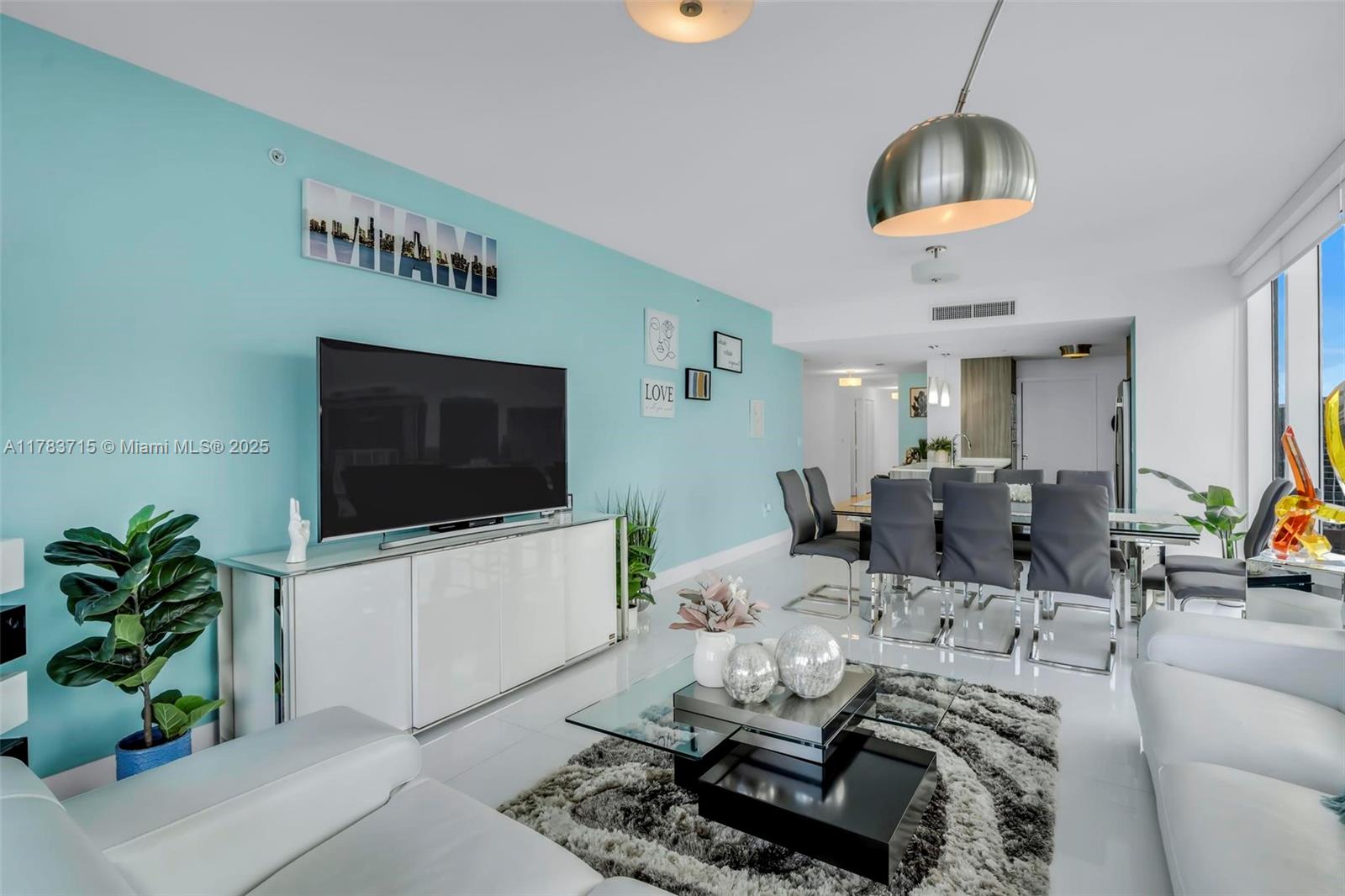 600 NE 27th St # 1901