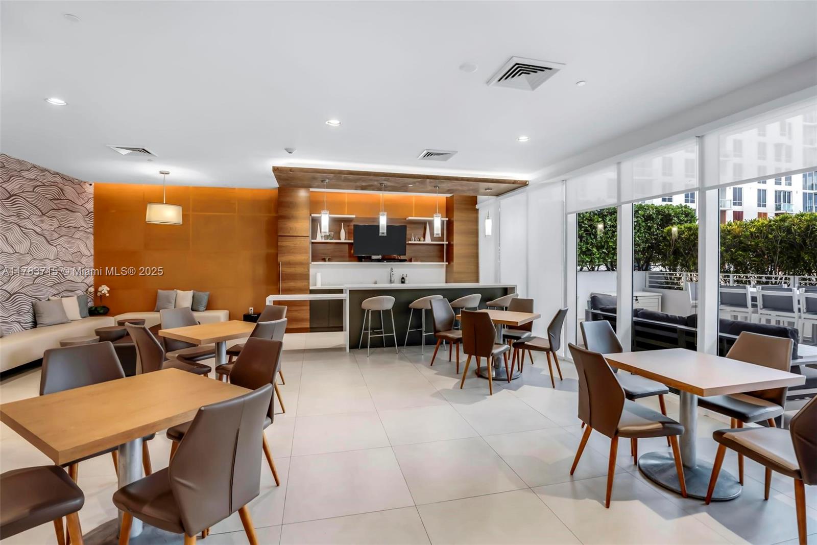 600 NE 27th St # 1901