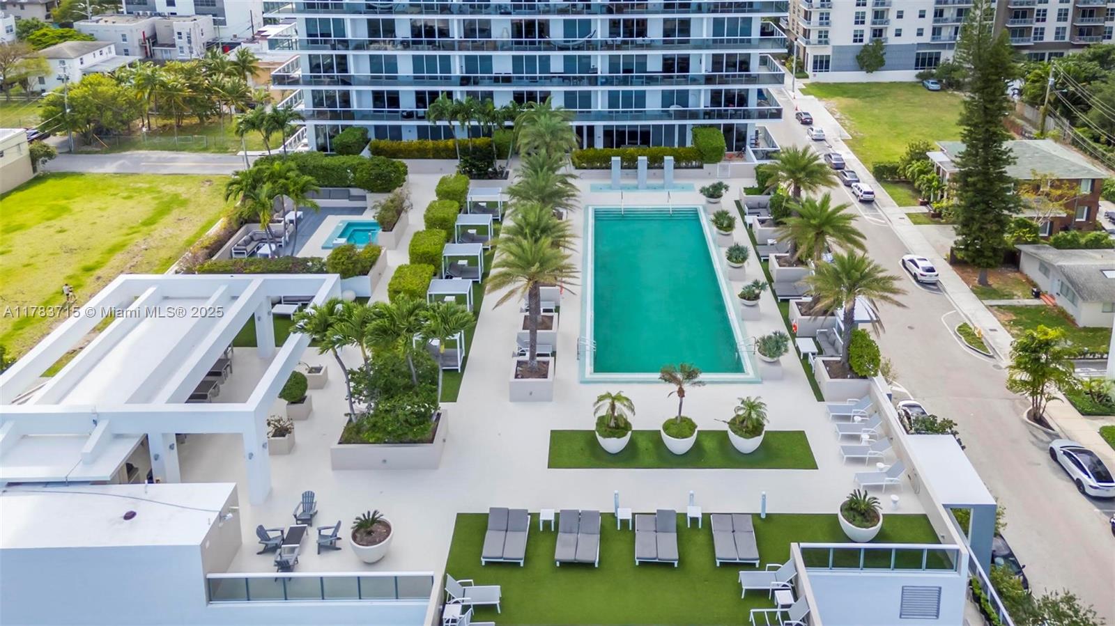 600 NE 27th St # 1901