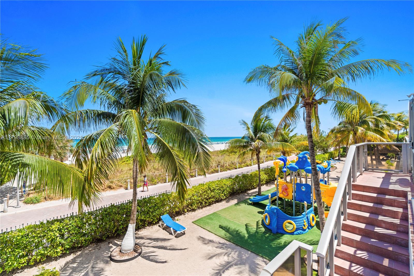 6039 Collins Ave # 521