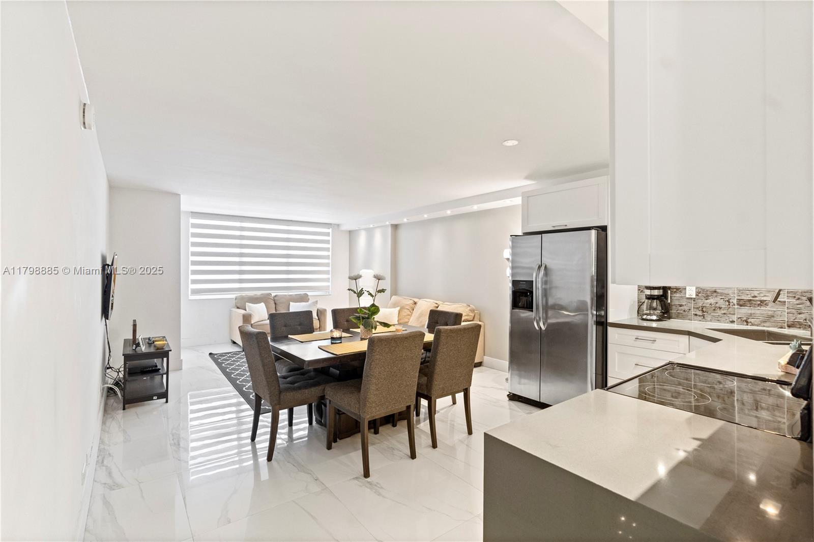 6039 Collins Ave # 521