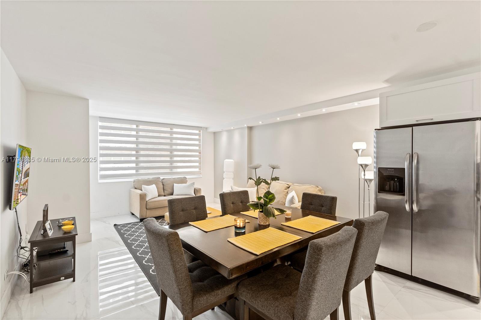 6039 Collins Ave # 521