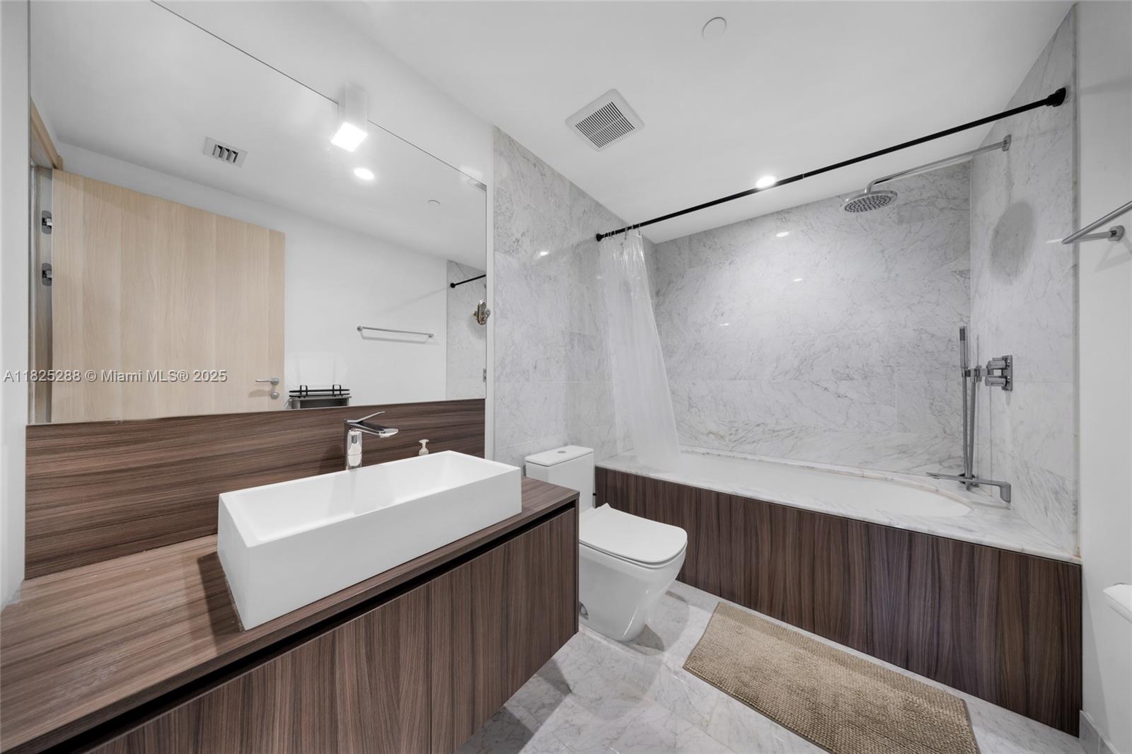 1000 Brickell Plaza # 4704