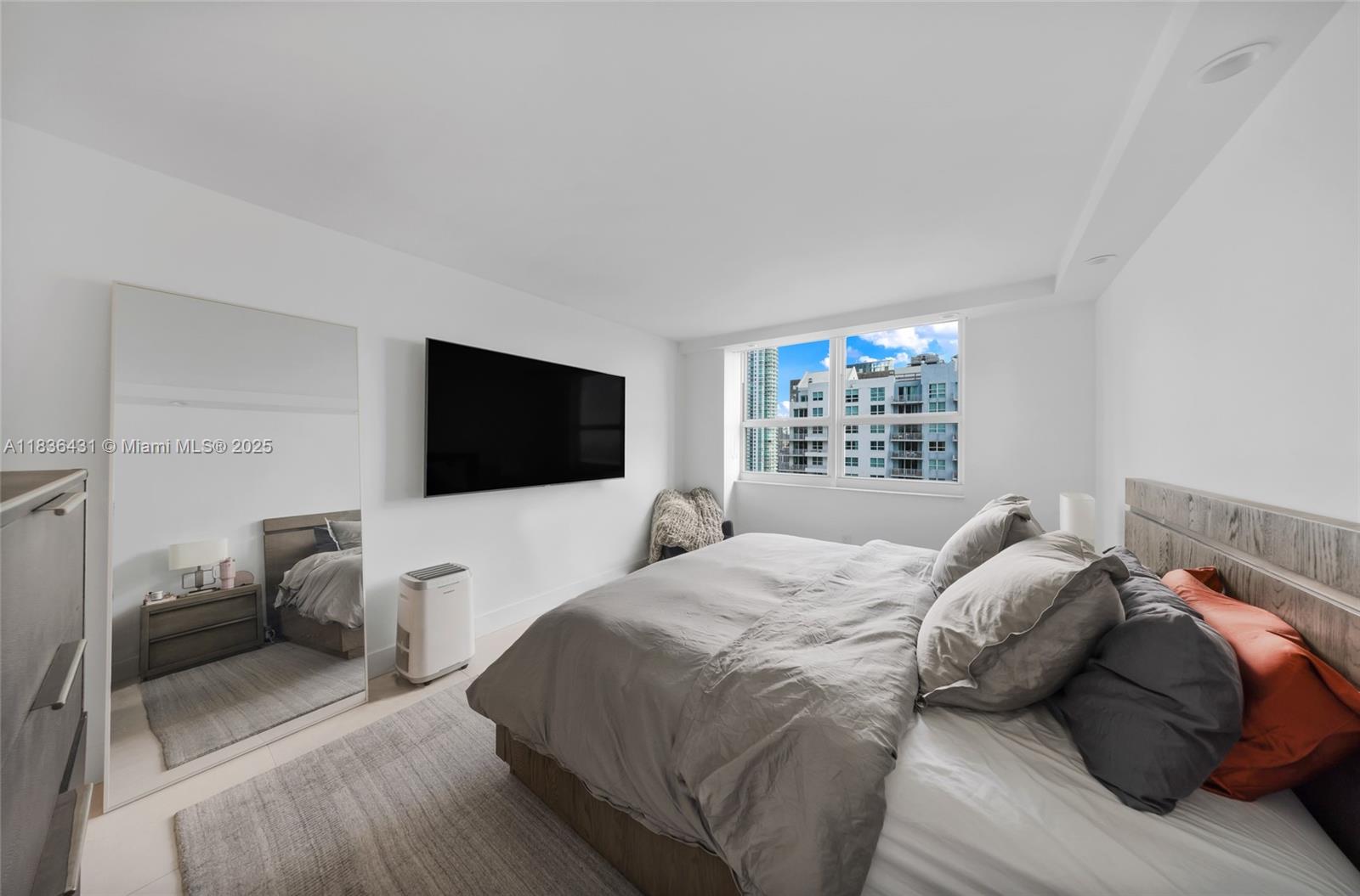 1155 BRICKELL BAY DR # 3002