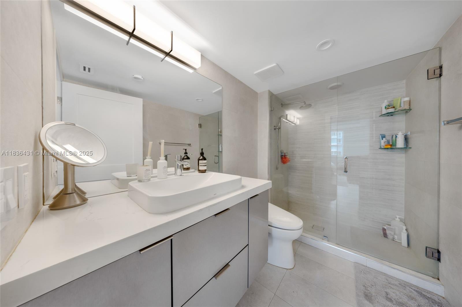 1155 BRICKELL BAY DR # 3002