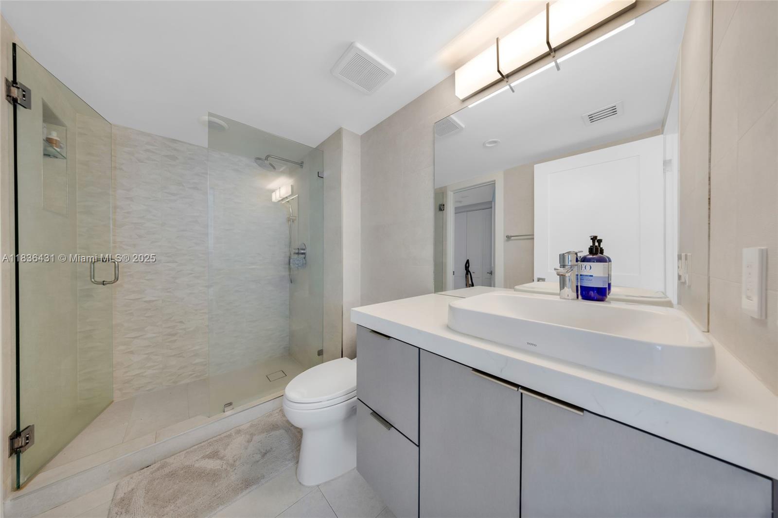 1155 BRICKELL BAY DR # 3002