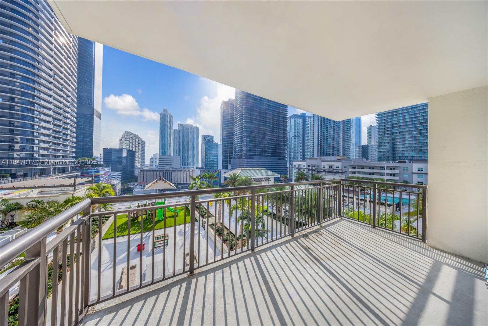 999 SW 1st Ave # 1417