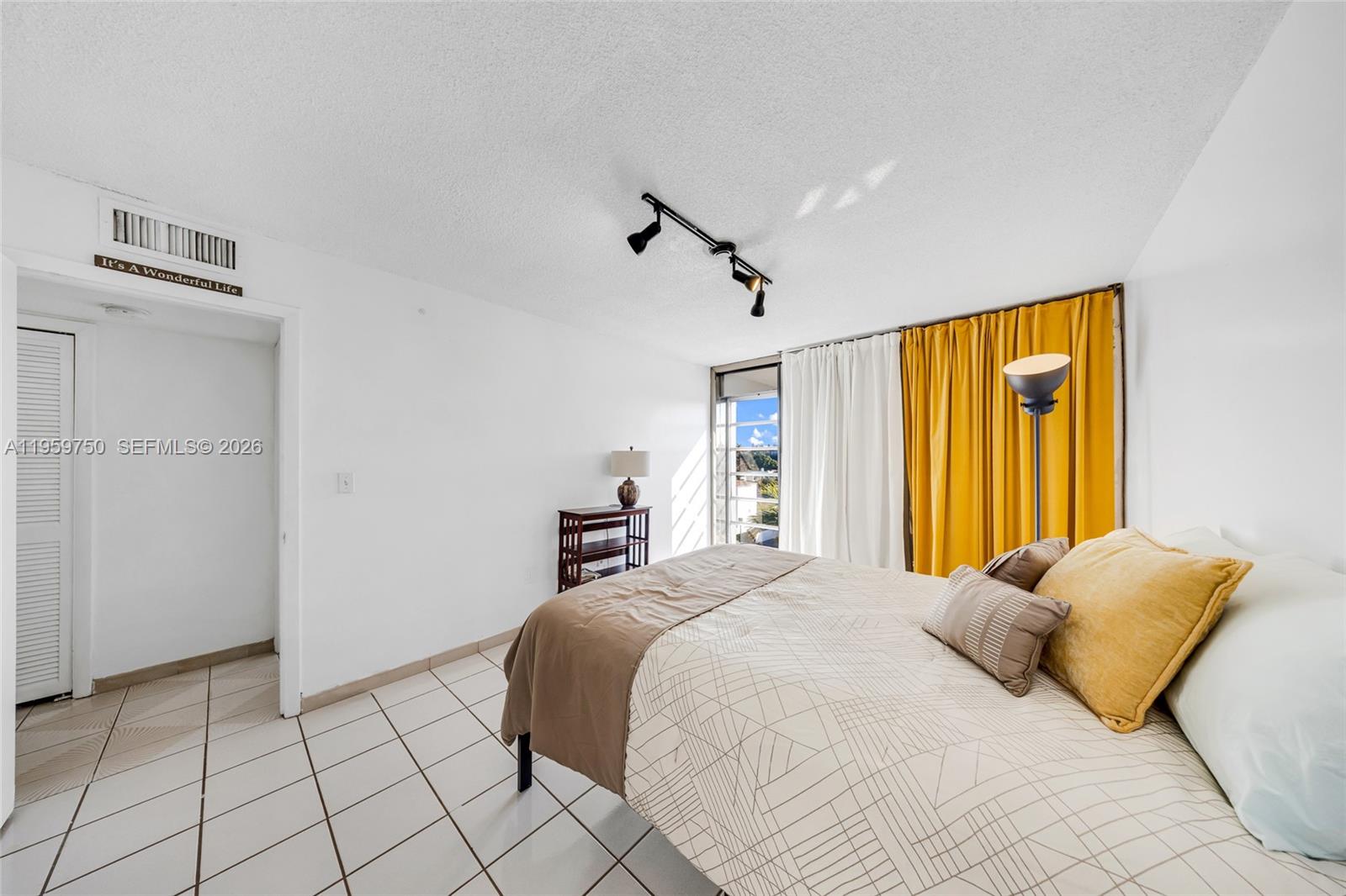 1400 SW 27th Ave # 403