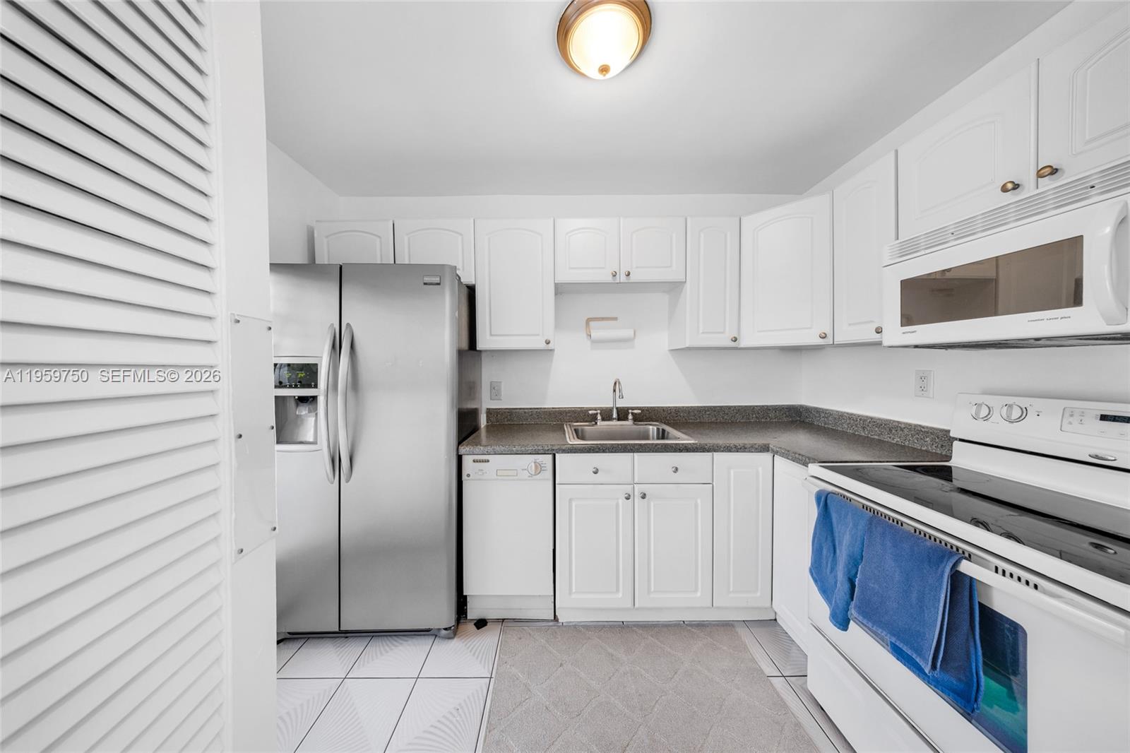 1400 SW 27th Ave # 403