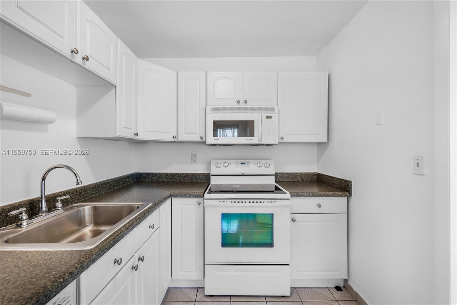 1400 SW 27th Ave # 403