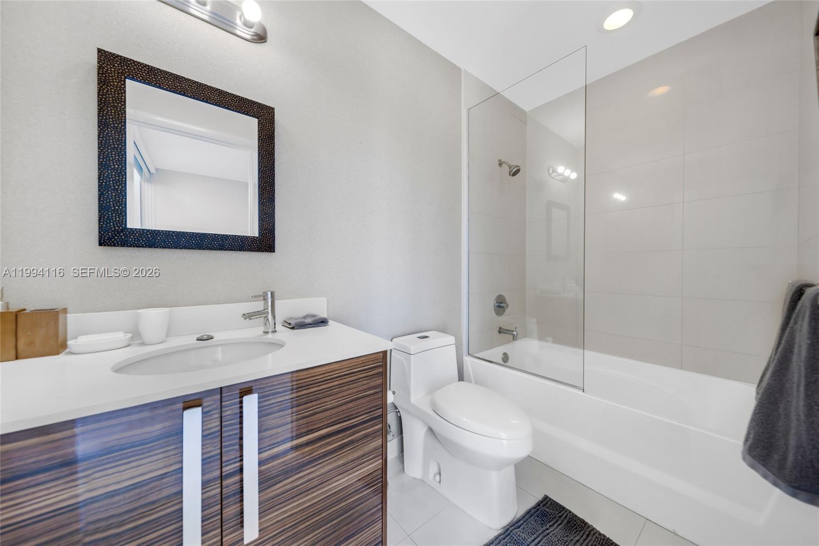 2020 N Bayshore Dr # 710