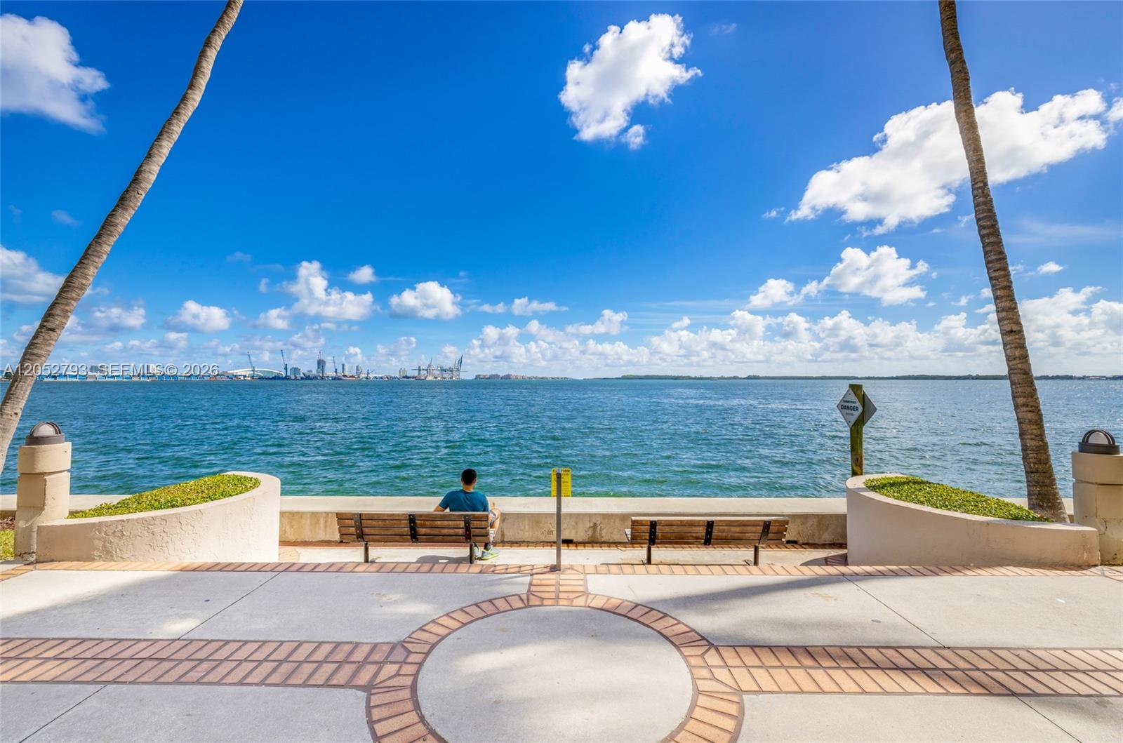 540 Brickell Key Dr # 809