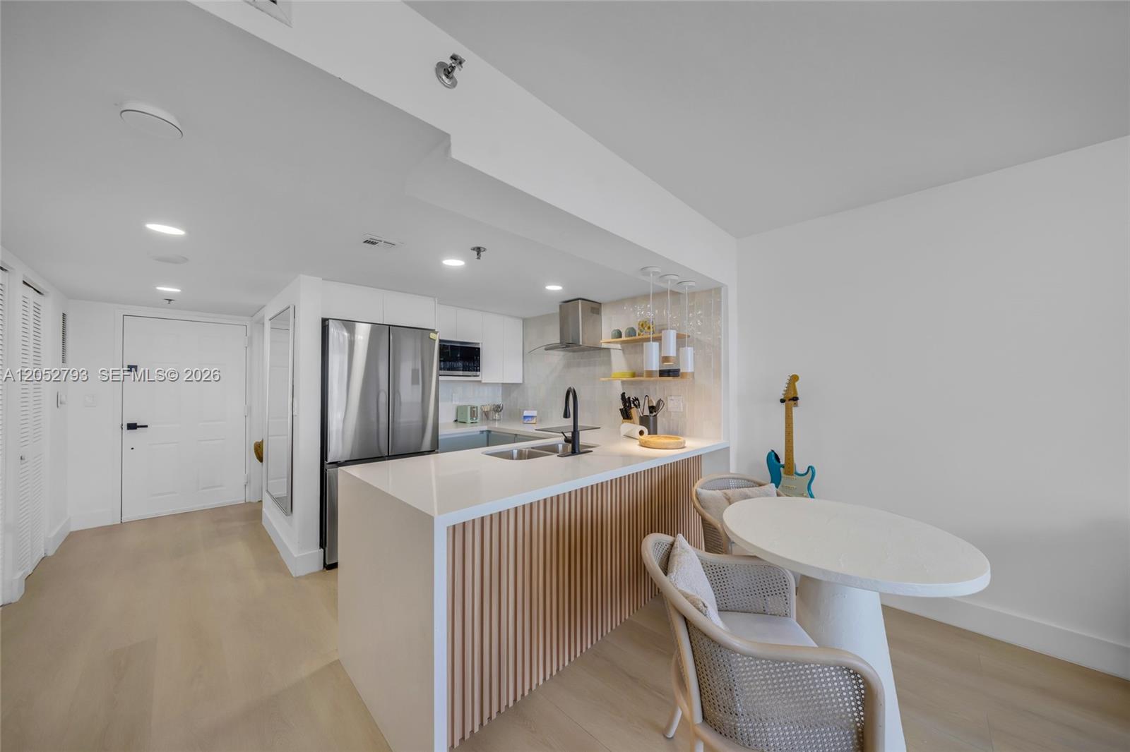 540 Brickell Key Dr # 809