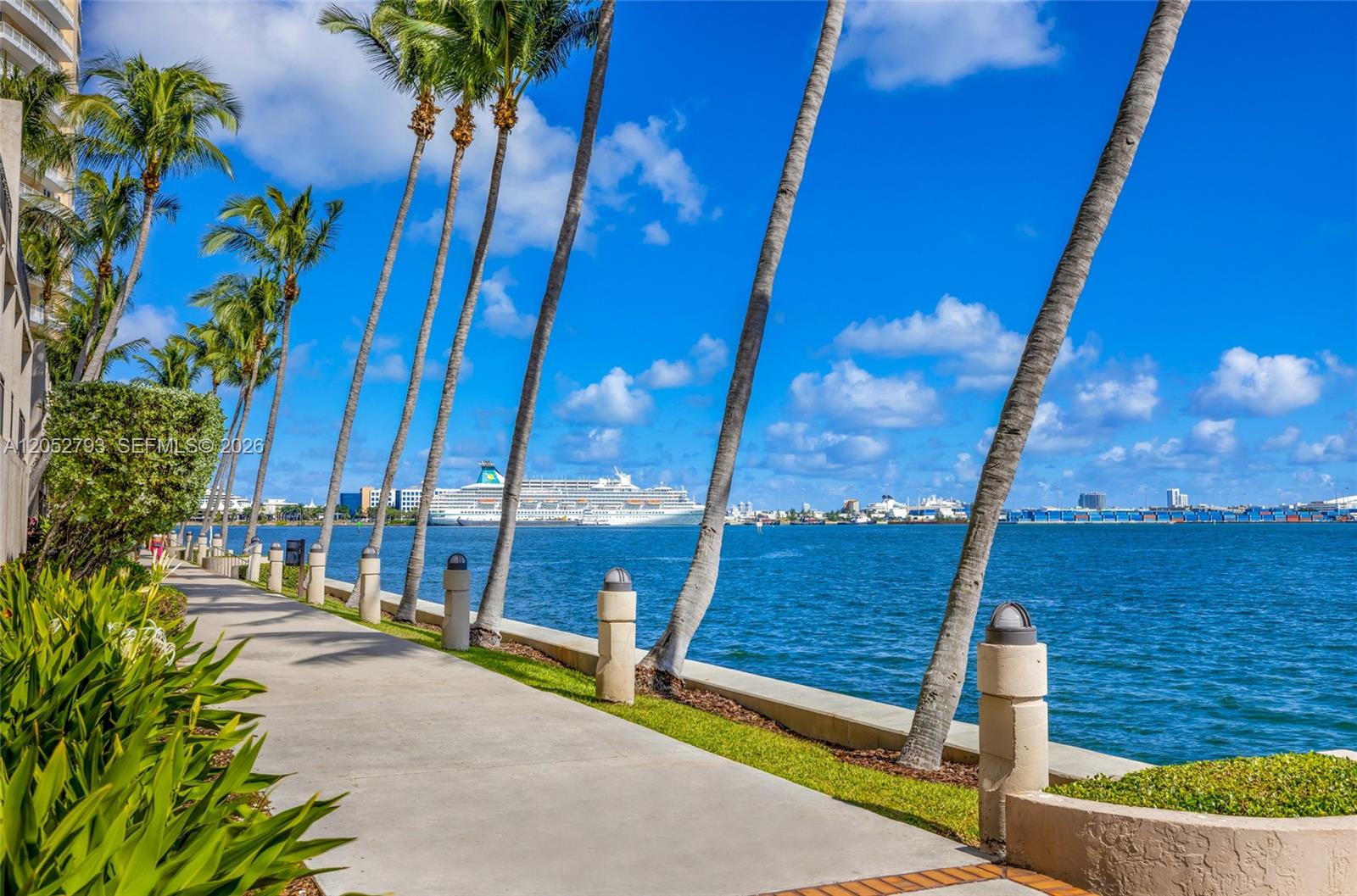 540 Brickell Key Dr # 809