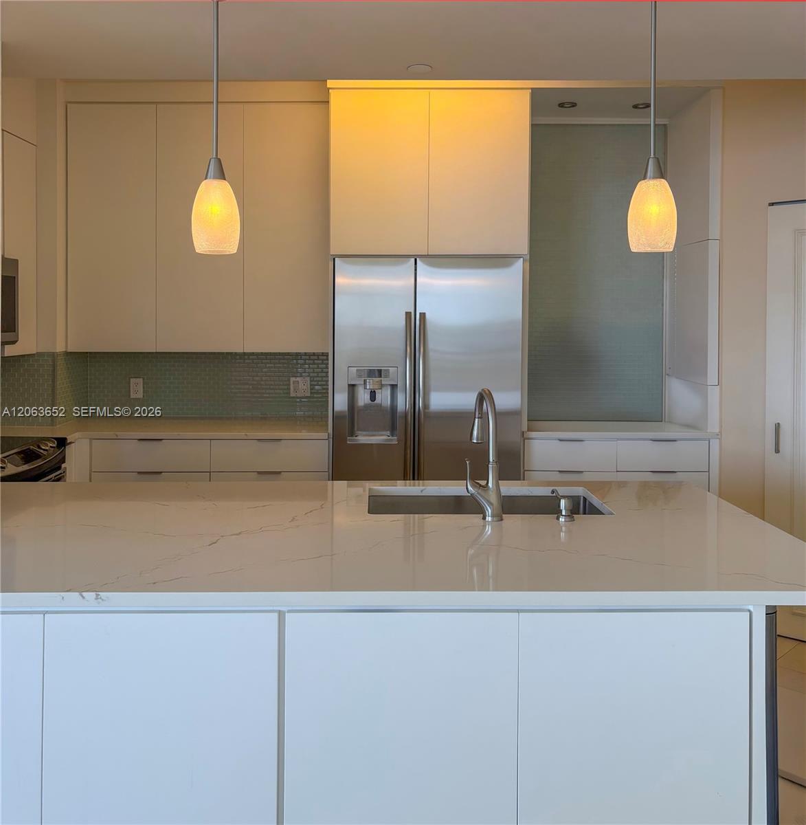 888 Brickell Key Dr # 512