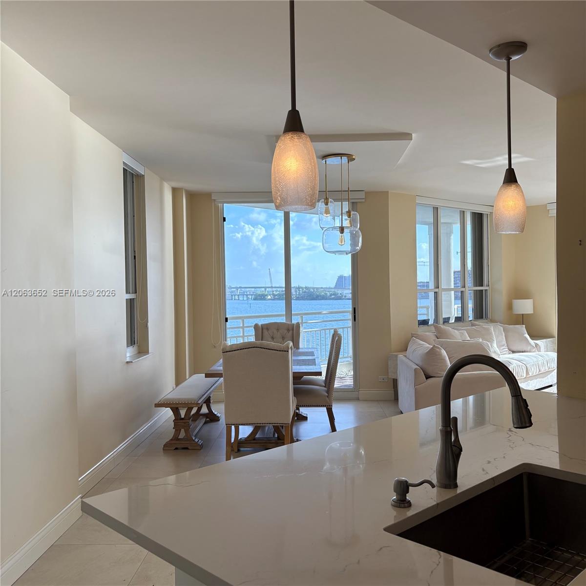 888 Brickell Key Dr # 512