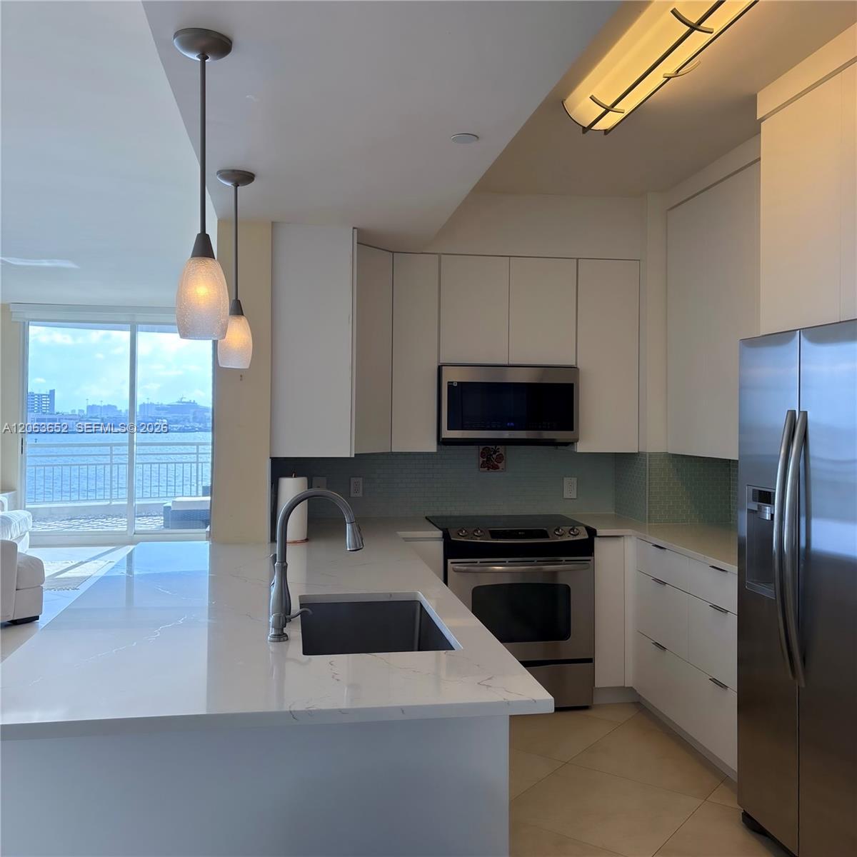 888 Brickell Key Dr # 512