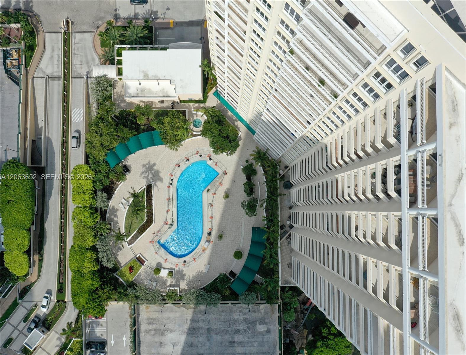 888 Brickell Key Dr # 512