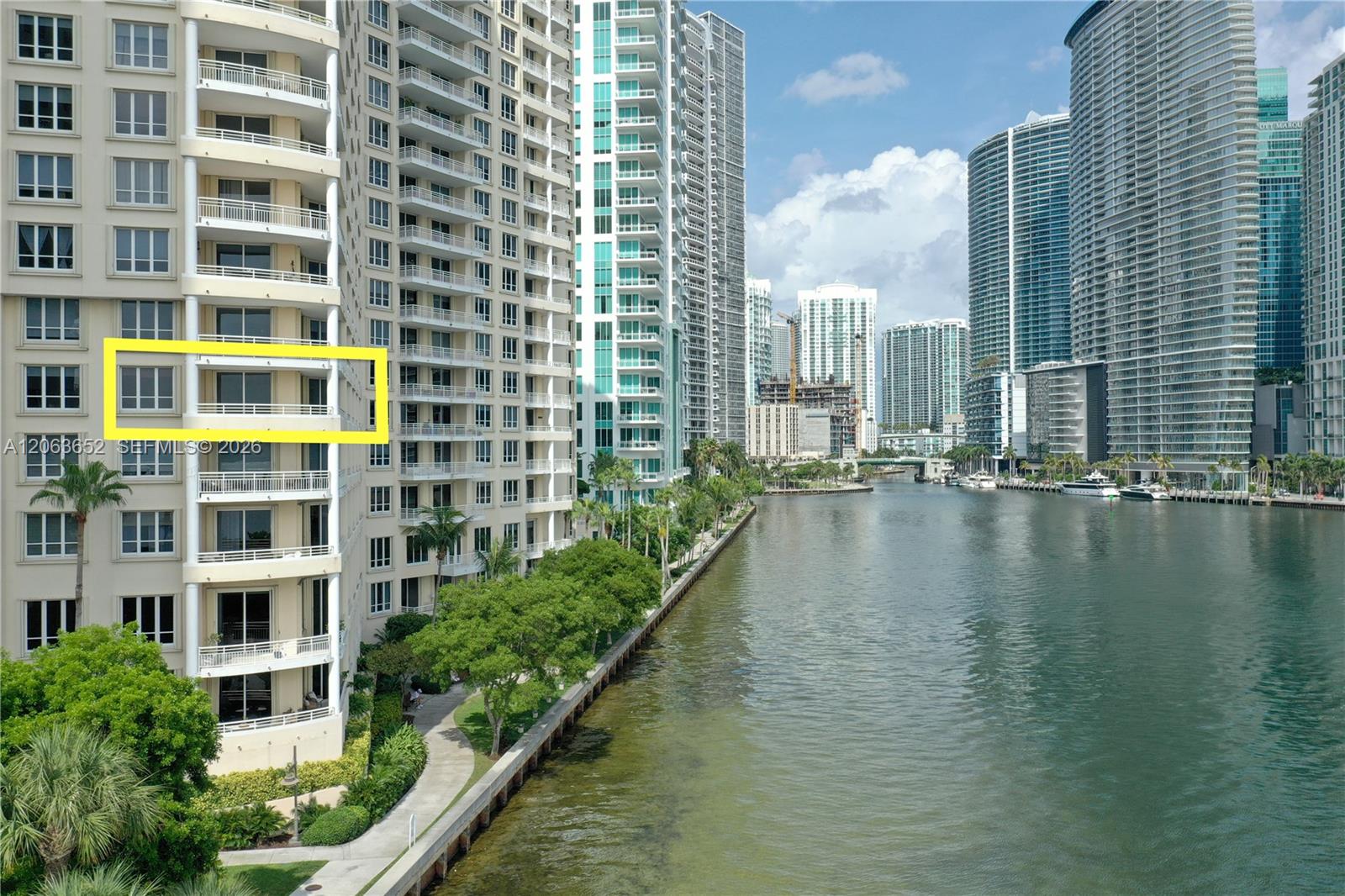 888 Brickell Key Dr # 512