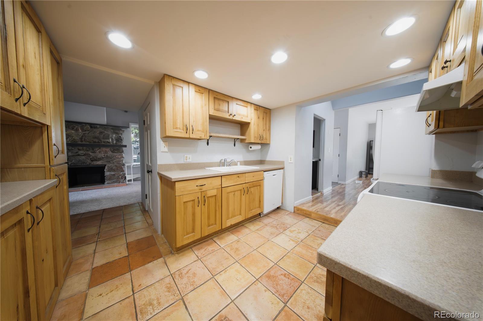185 S Hoyt Street
