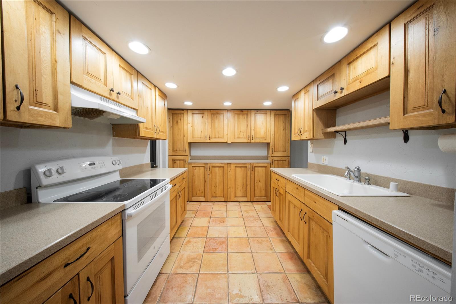 185 S Hoyt Street