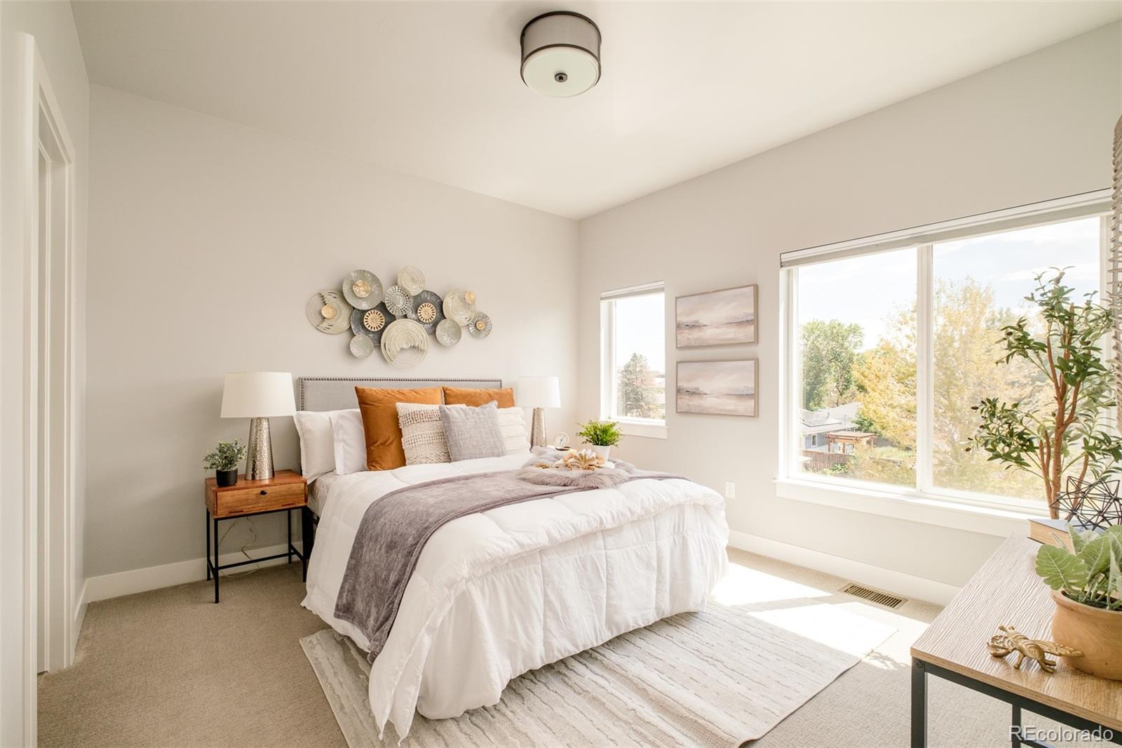 7035 E 38th Avenue Unit: 2