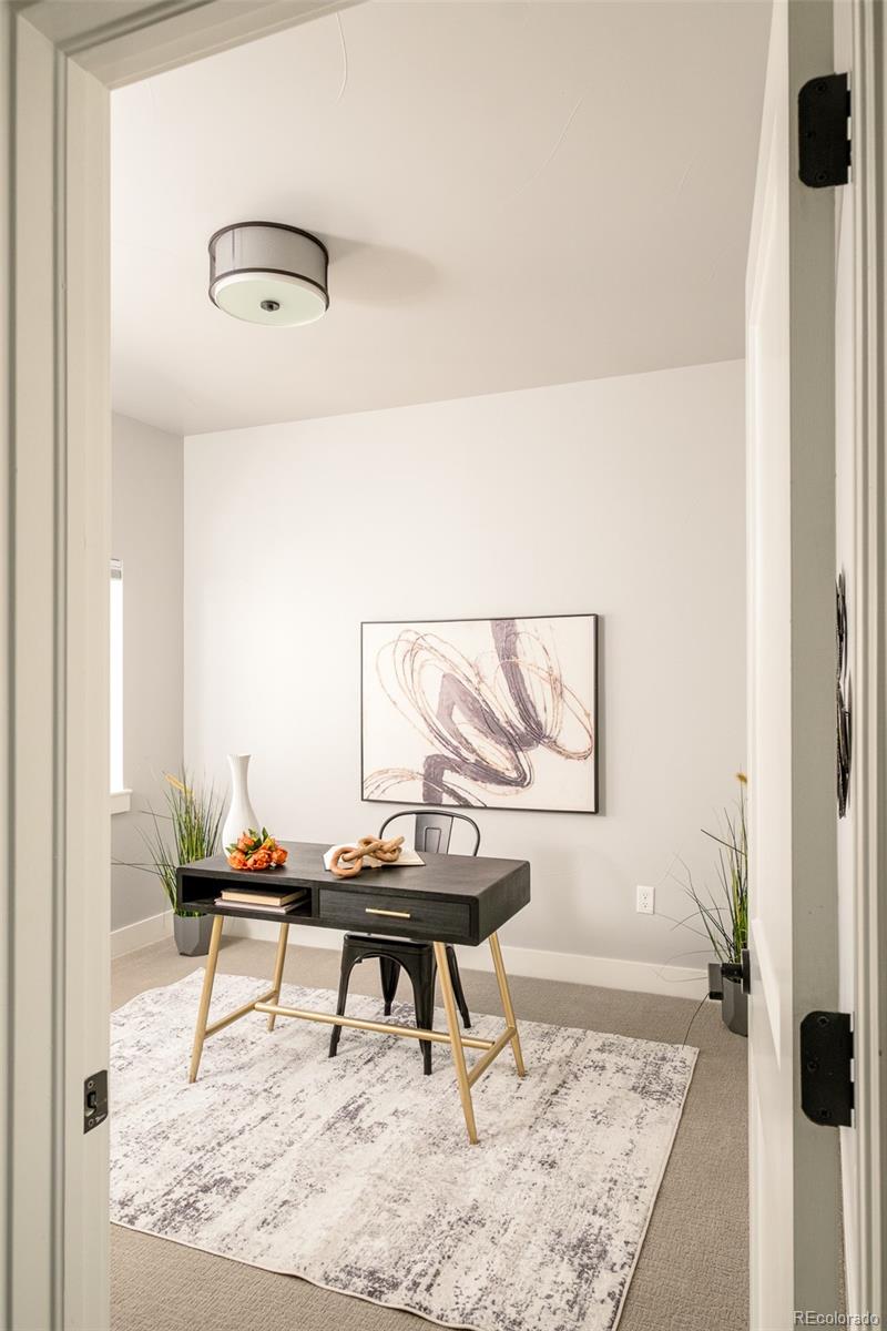 7035 E 38th Avenue Unit: 2