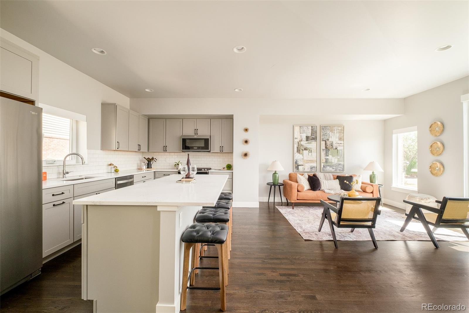 7035 E 38th Avenue Unit: 2