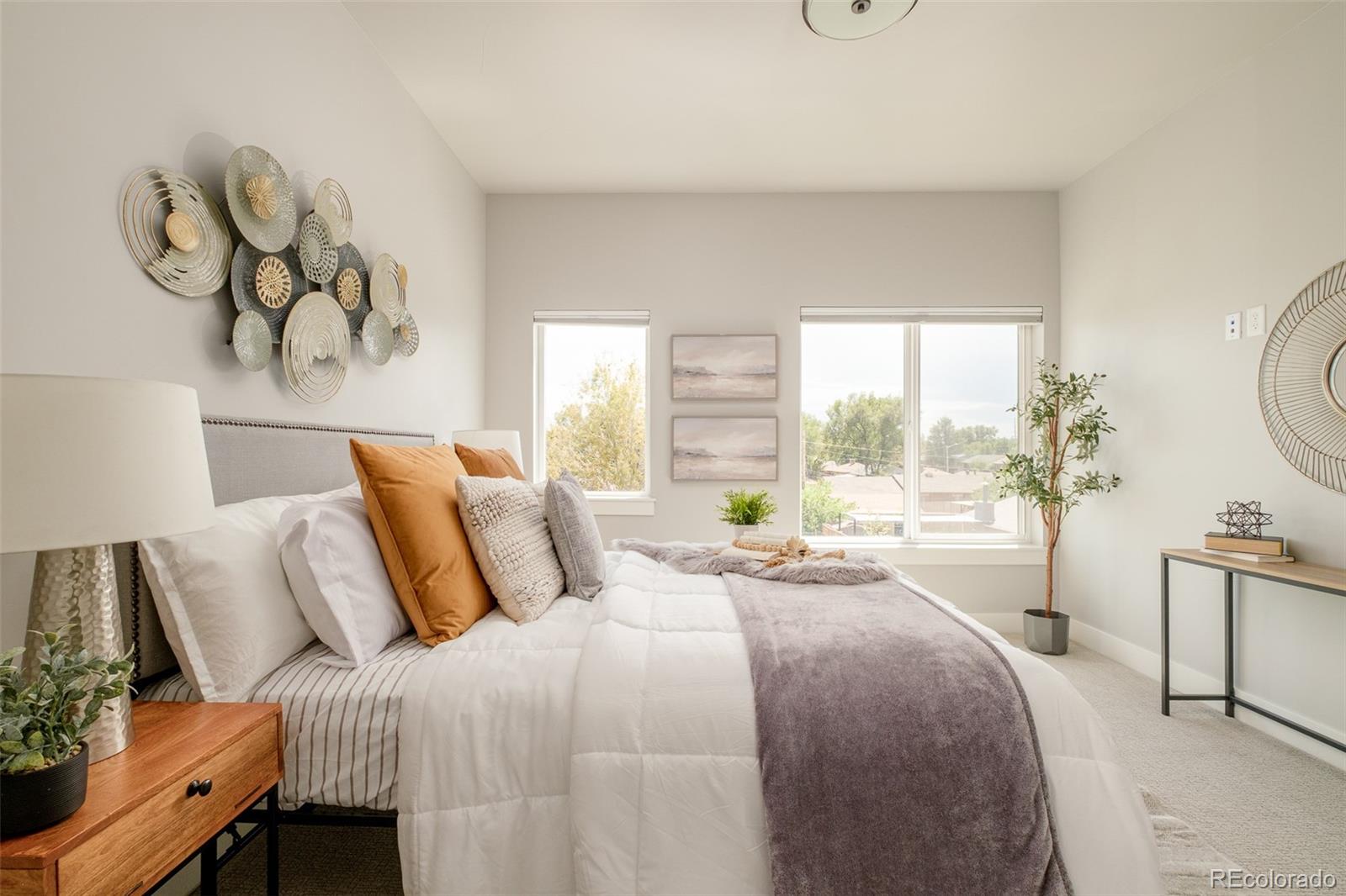 7035 E 38th Avenue Unit: 2