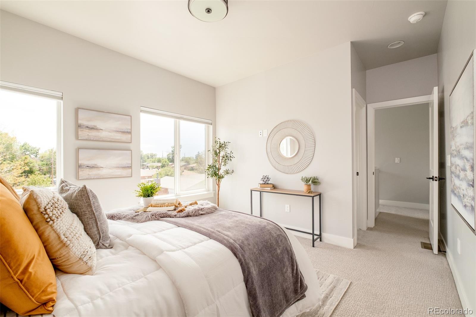 7035 E 38th Avenue Unit: 2