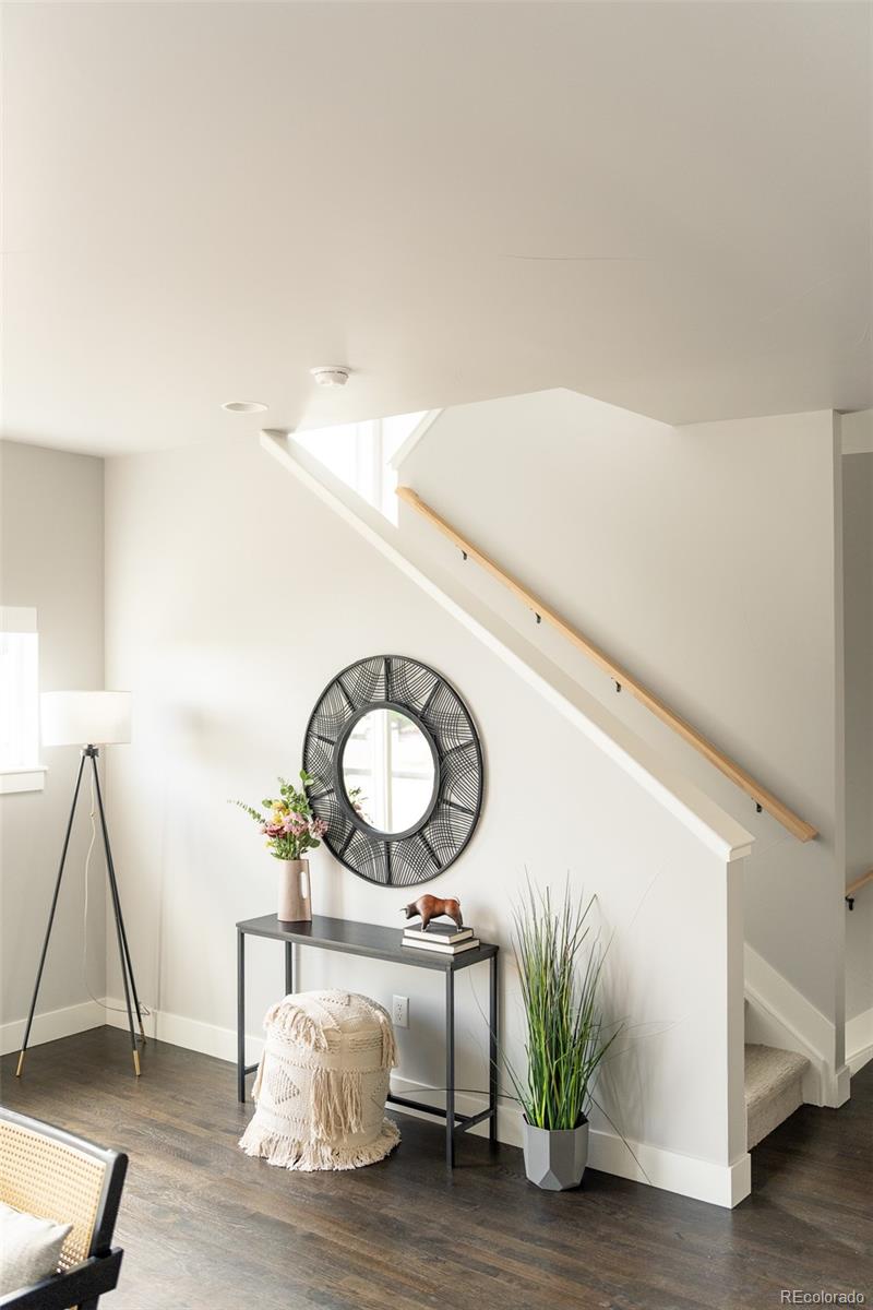 7035 E 38th Avenue Unit: 2