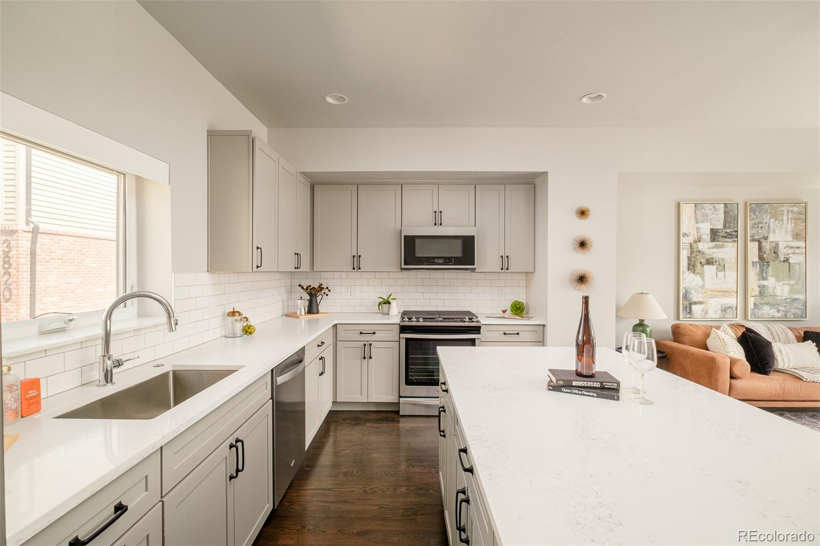 7035 E 38th Avenue Unit: 2