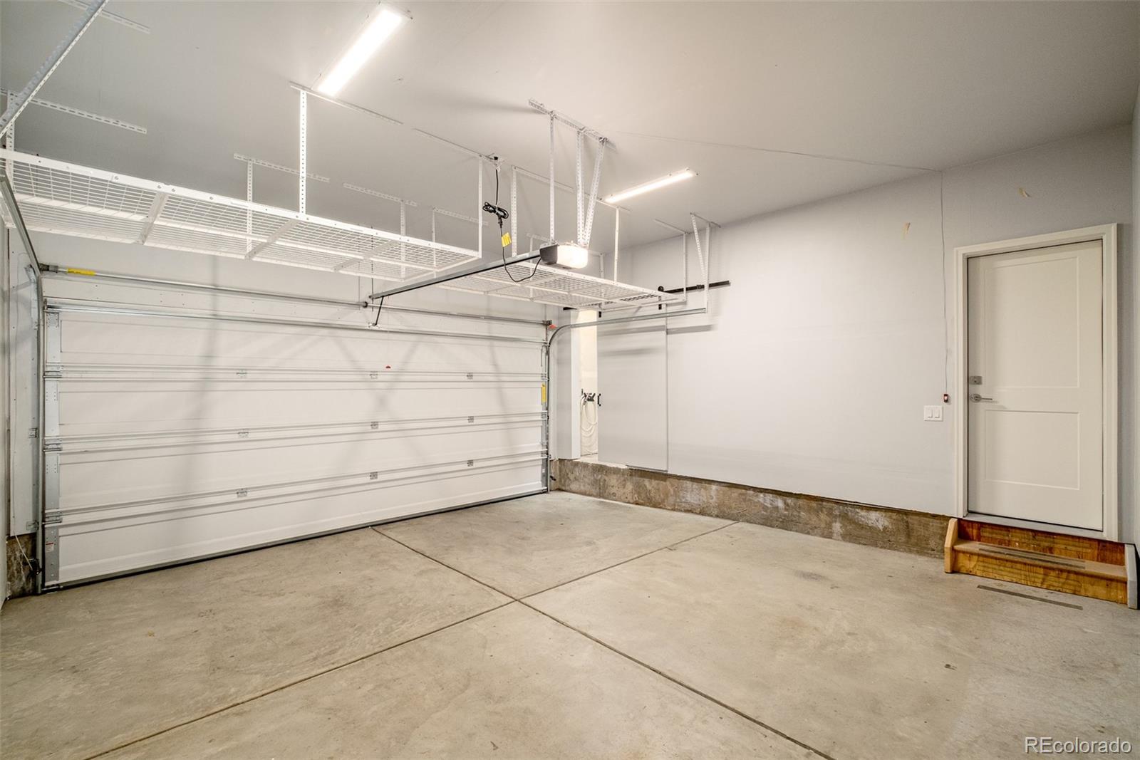 7035 E 38th Avenue Unit: 2