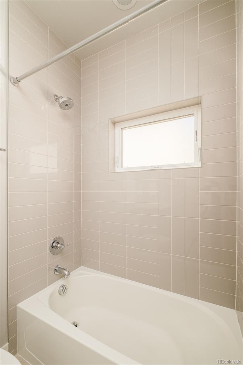 7035 E 38th Avenue Unit: 2