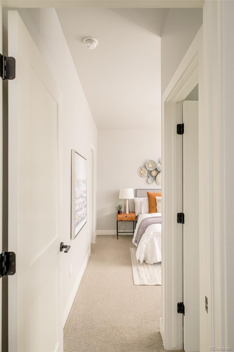 7035 E 38th Avenue Unit: 2