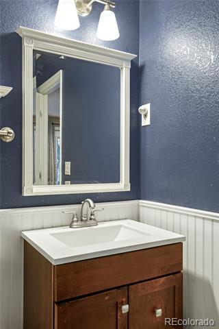 9508 W 70th Place