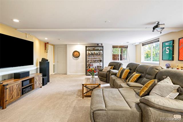 9508 W 70th Place