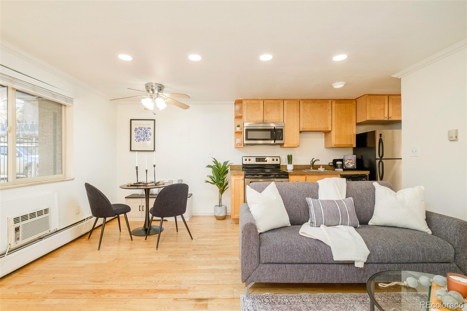 1135 Elizabeth Street Unit: 105