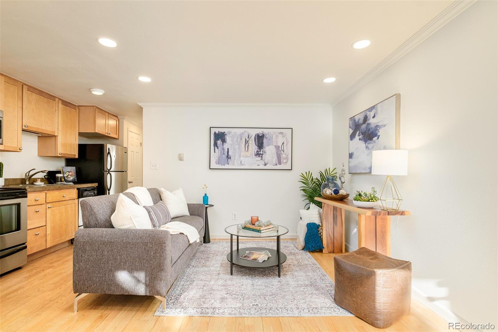1135 Elizabeth Street Unit: 105