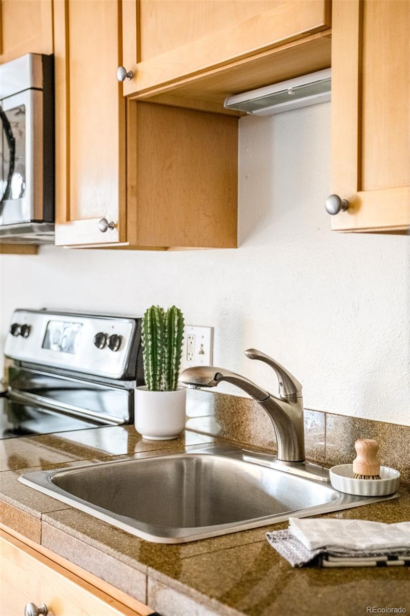 1135 Elizabeth Street Unit: 105