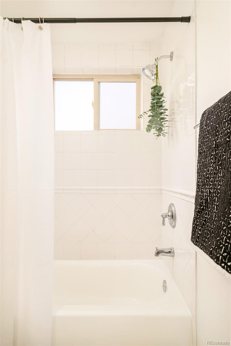 1135 Elizabeth Street Unit: 105