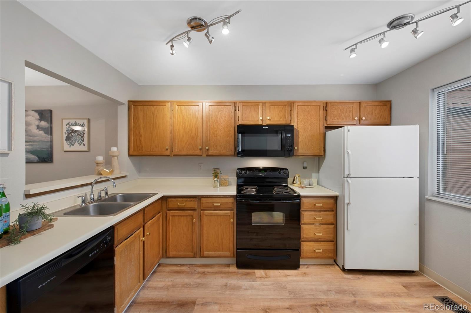 451 Wright Street Unit: 11